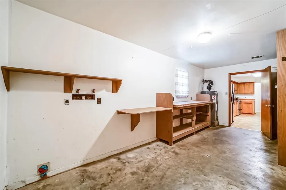 512 County Road 2550 Cleveland, TX 77327