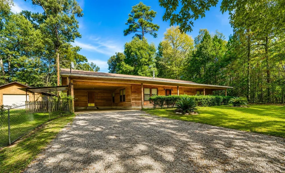 512 County Road 2550 Cleveland, TX 77327