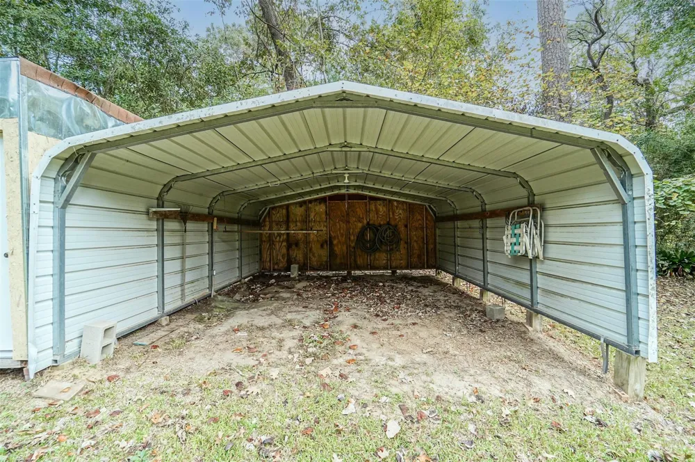 512 County Road 2550 Cleveland, TX 77327