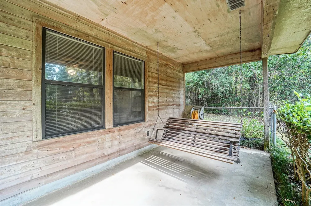 512 County Road 2550 Cleveland, TX 77327