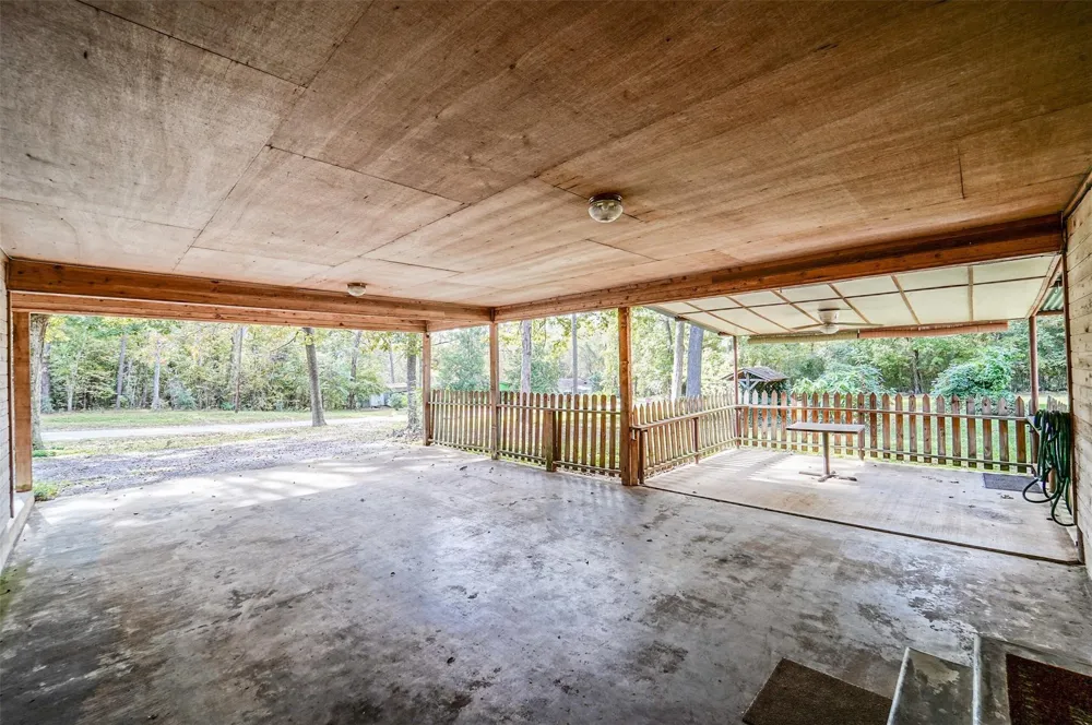 512 County Road 2550 Cleveland, TX 77327