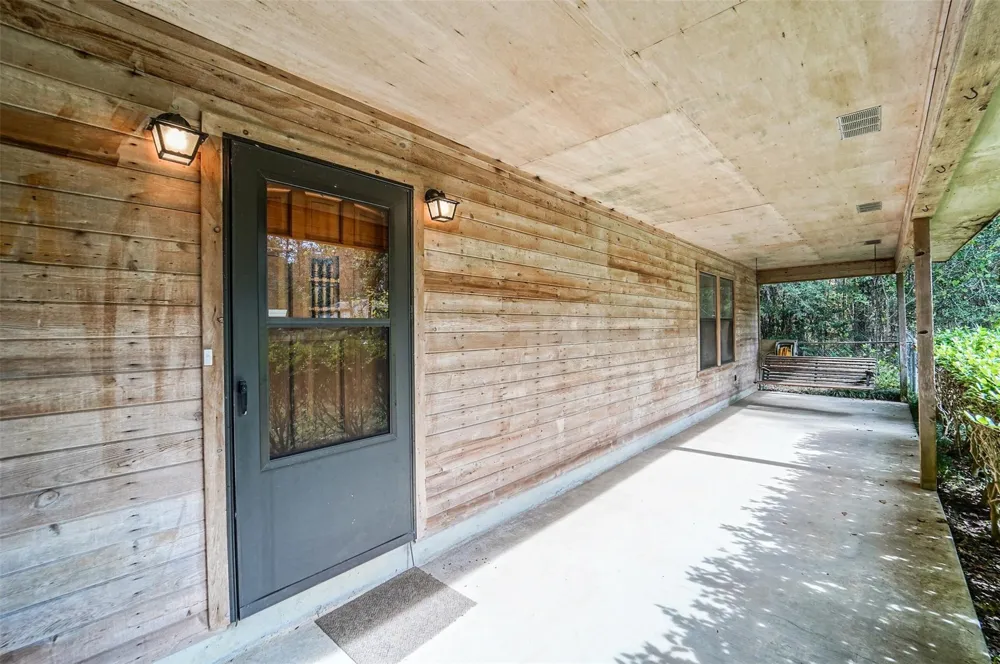 512 County Road 2550 Cleveland, TX 77327