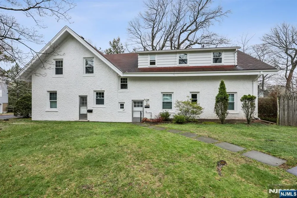 195 Riveredge Road 1 Tenafly, NJ 07670