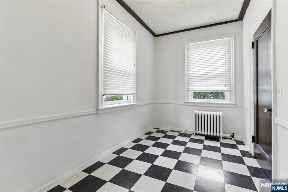 195 Riveredge Road 1 Tenafly, NJ 07670