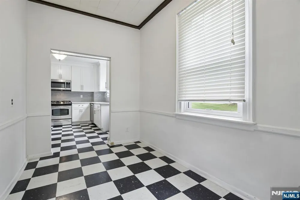 195 Riveredge Road 1 Tenafly, NJ 07670