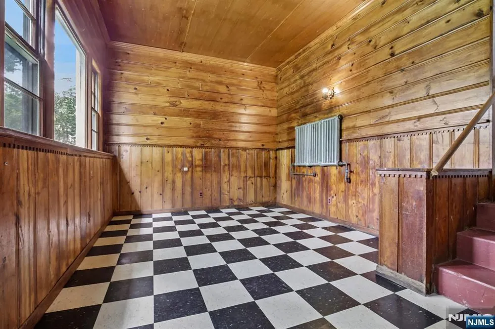 195 Riveredge Road 1 Tenafly, NJ 07670