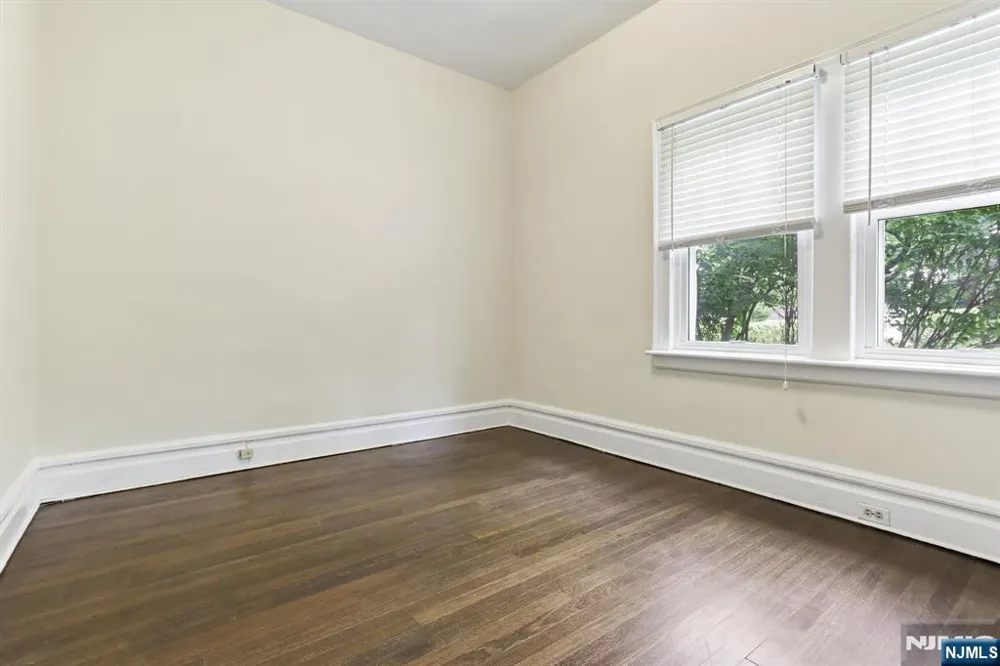 195 Riveredge Road 1 Tenafly, NJ 07670