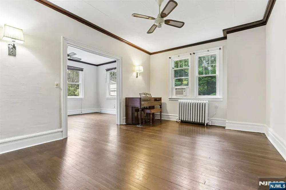 195 Riveredge Road 1 Tenafly, NJ 07670