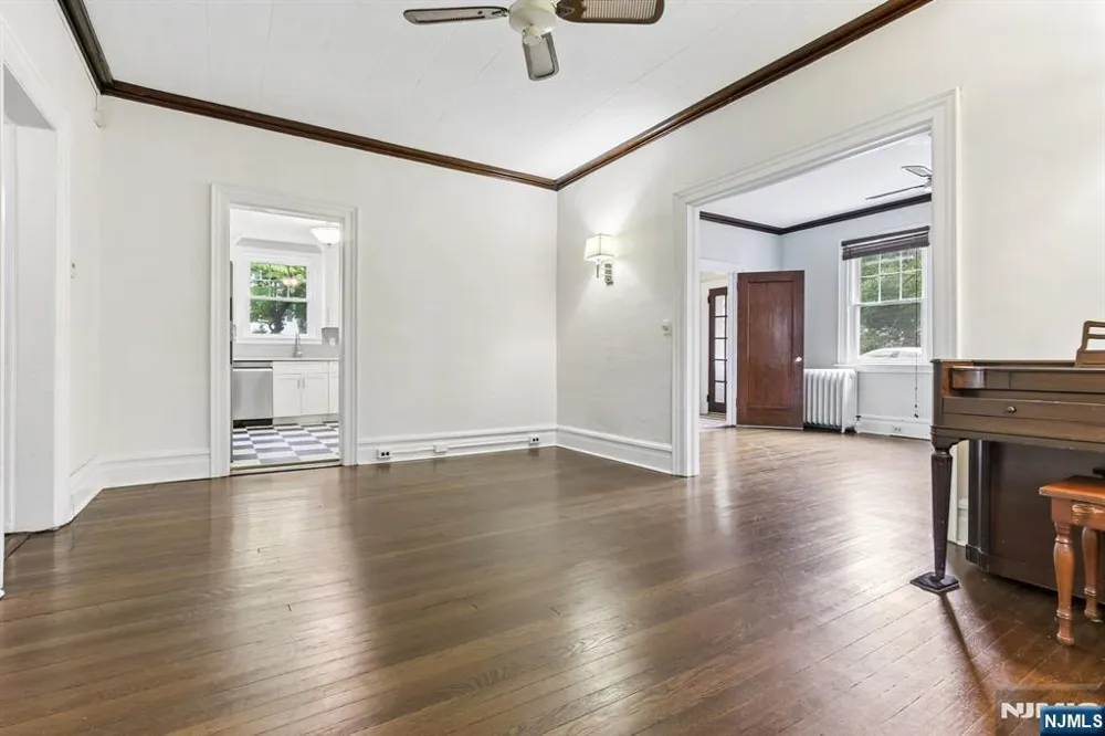 195 Riveredge Road 1 Tenafly, NJ 07670
