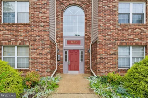 9805 LAKE POINTE COURT #304