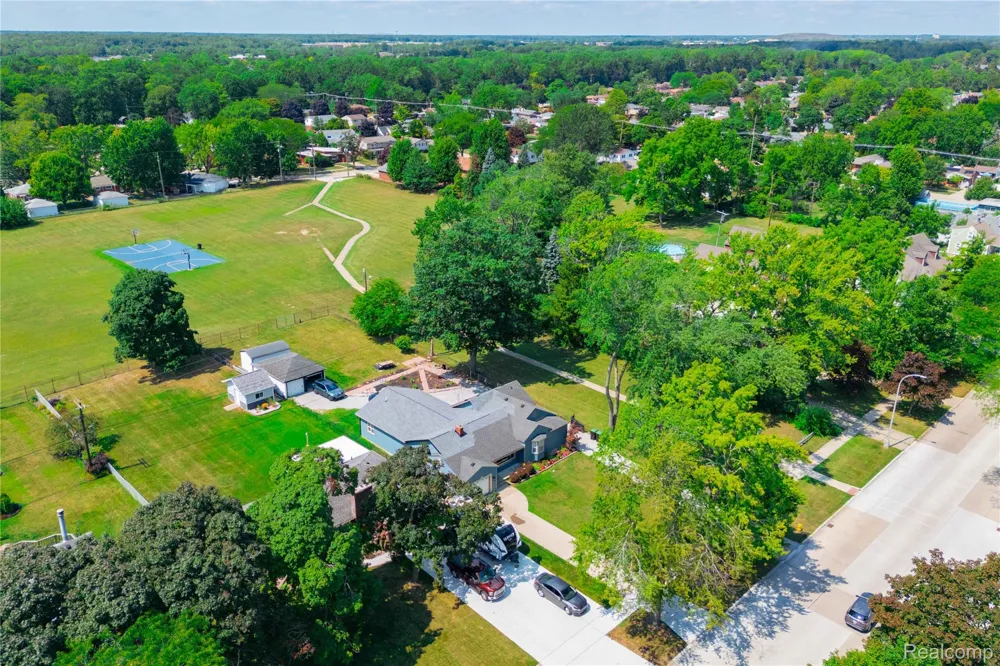 2320 Grange Road Trenton City, MI 48183