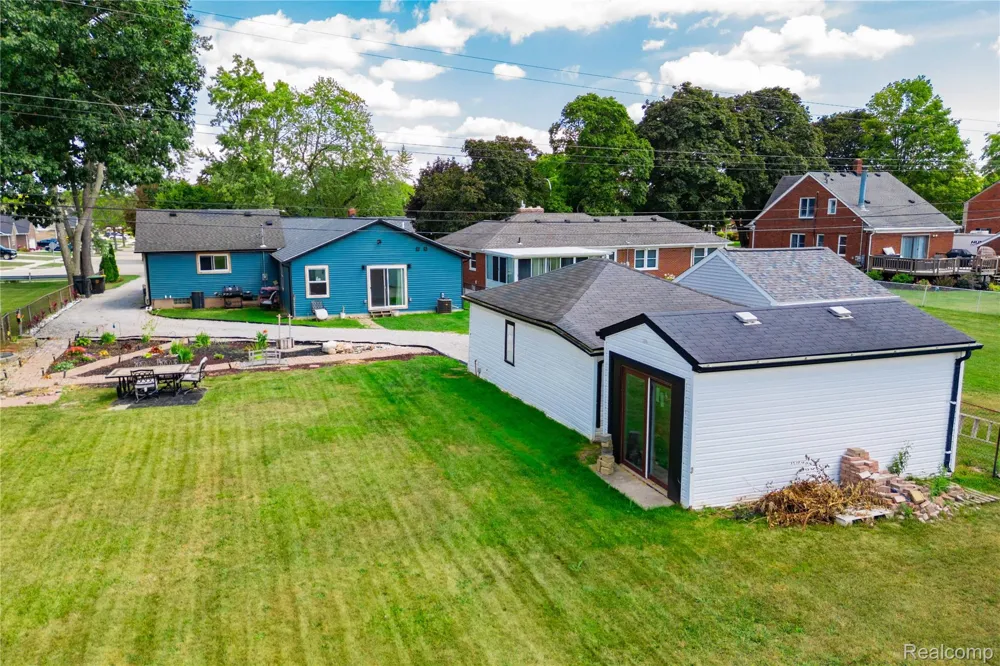 2320 Grange Road Trenton City, MI 48183