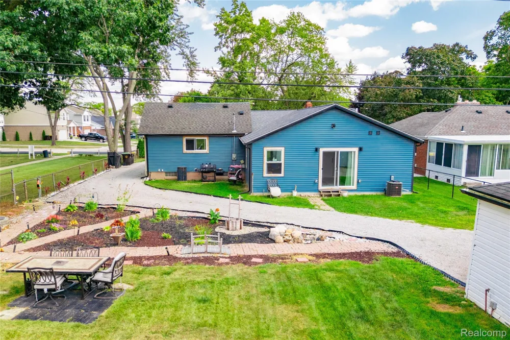 2320 Grange Road Trenton City, MI 48183