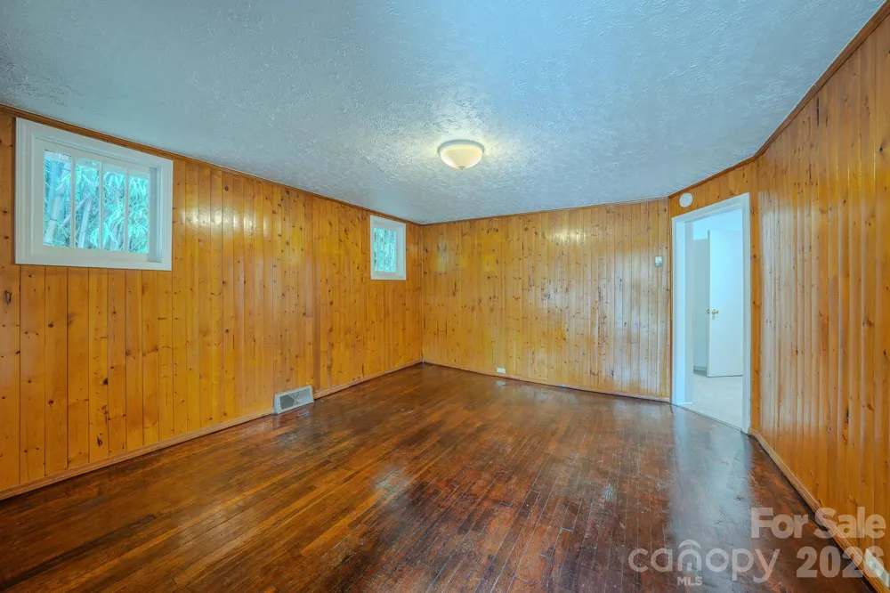 298 State Street Asheville, NC 28806