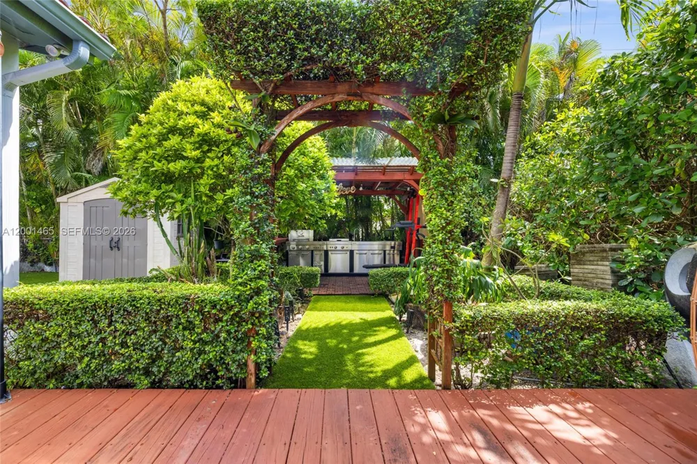 2121 Red Rd #0 Coral Gables, FL 33155