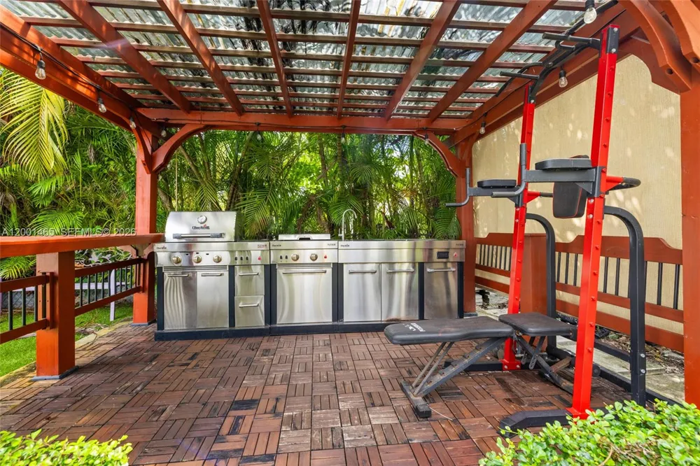 2121 Red Rd #0 Coral Gables, FL 33155