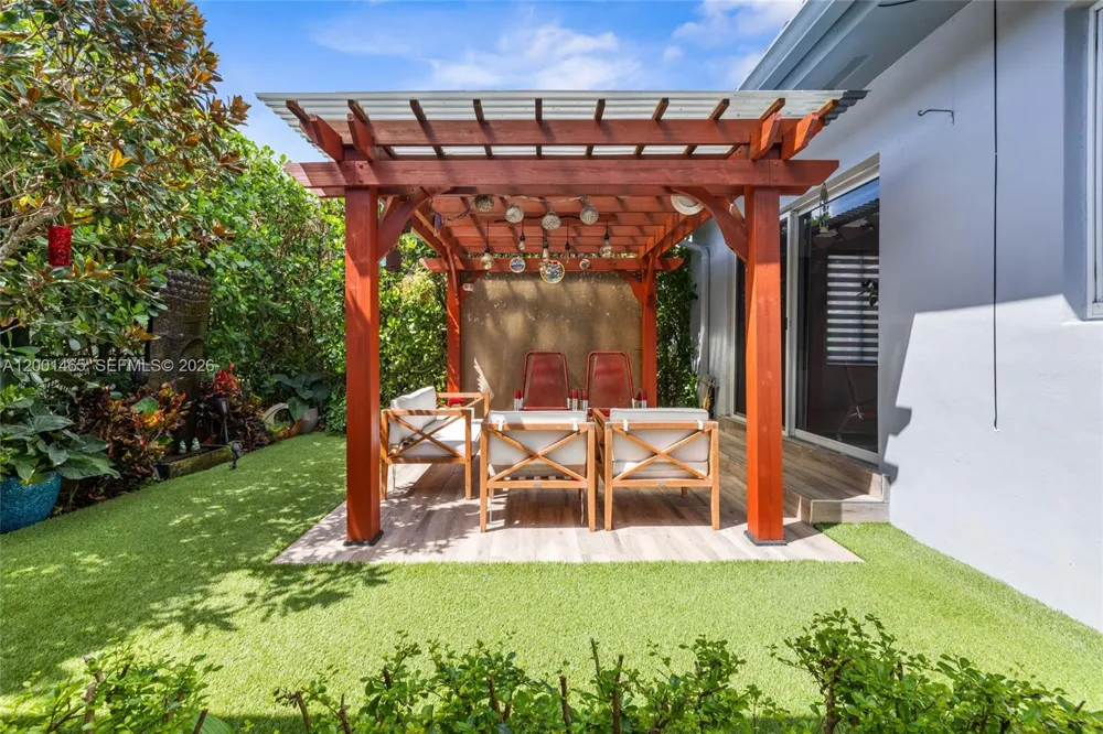 2121 Red Rd #0 Coral Gables, FL 33155
