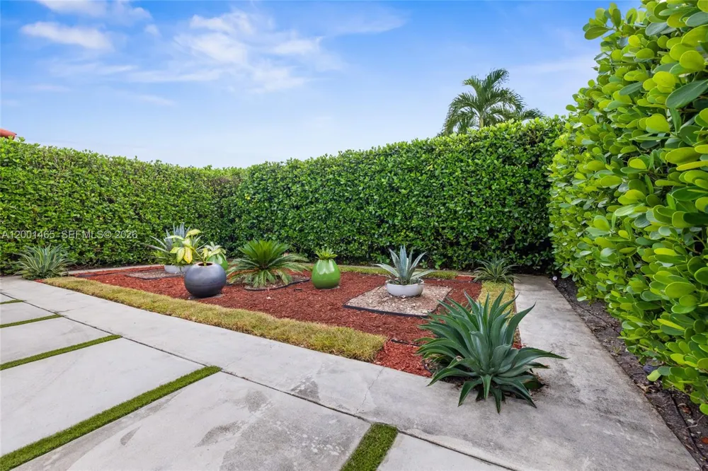 2121 Red Rd #0 Coral Gables, FL 33155
