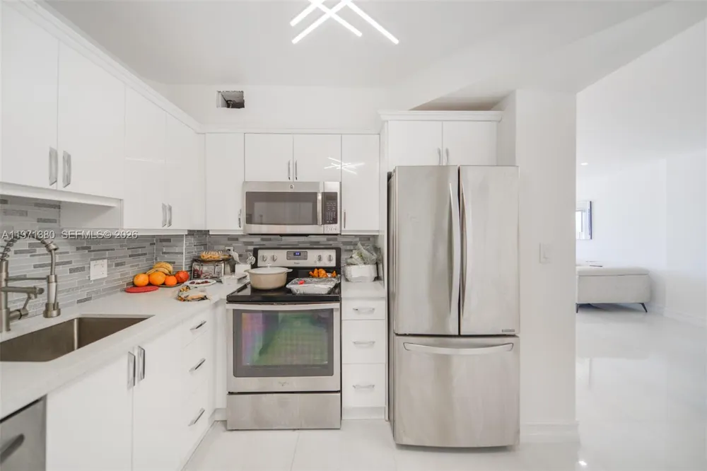 1950 S Ocean Dr #8J Hallandale Beach, FL 33009