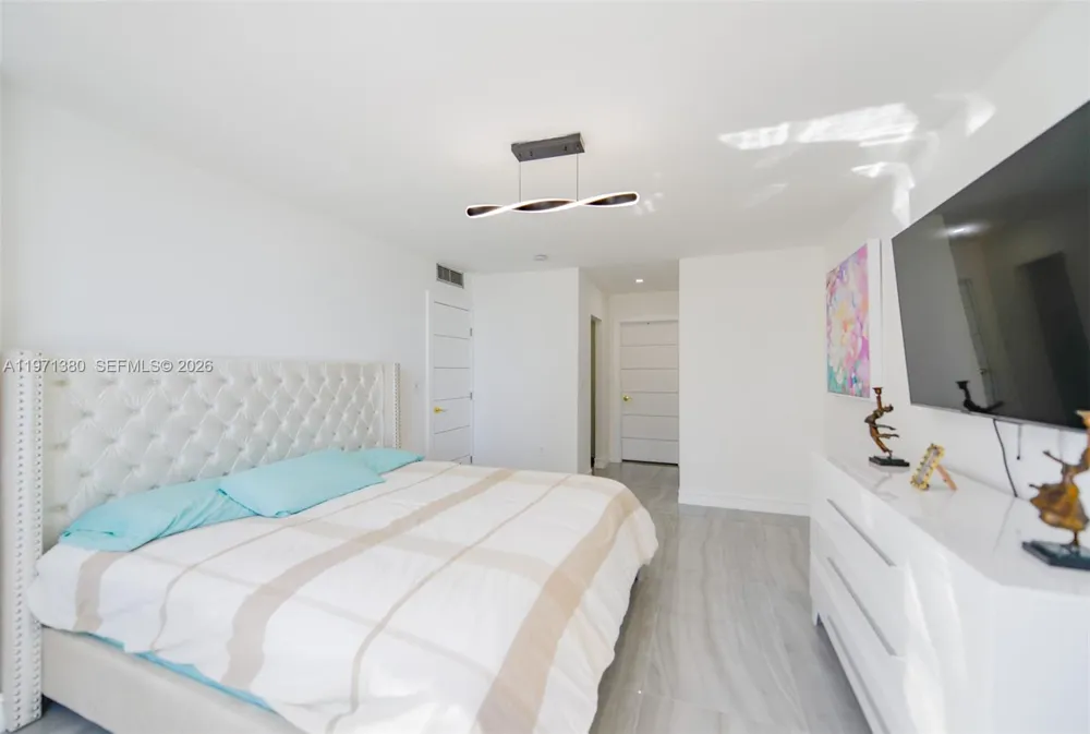 1950 S Ocean Dr #8J Hallandale Beach, FL 33009