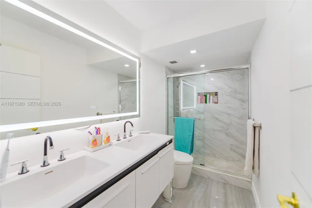 1950 S Ocean Dr #8J Hallandale Beach, FL 33009