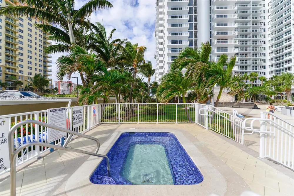 2030 S Ocean Dr #1816 Hallandale Beach, FL 33009