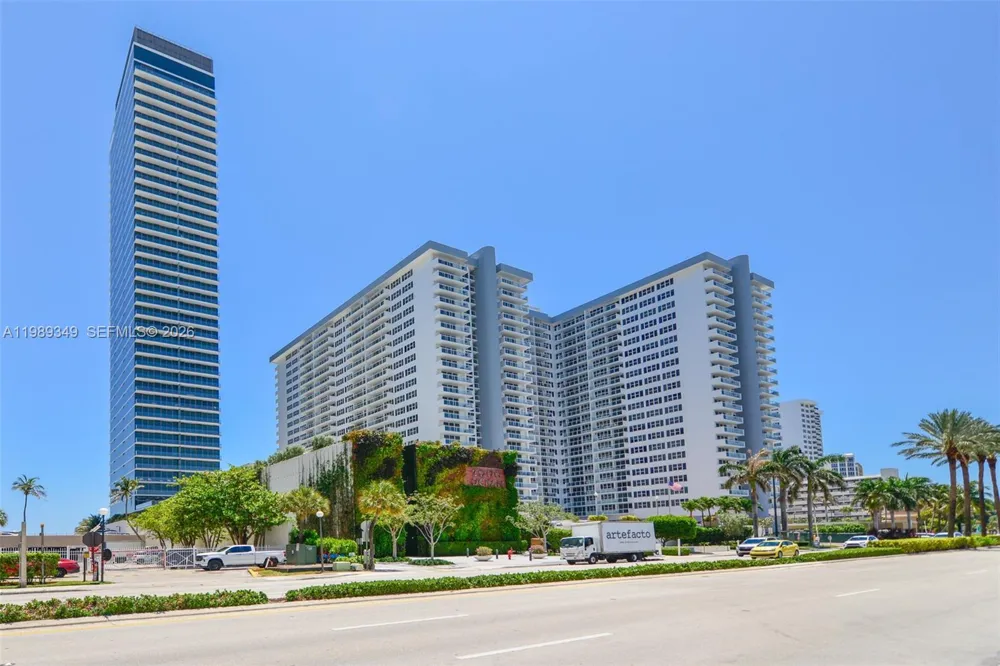 2030 S Ocean Dr #1816 Hallandale Beach, FL 33009