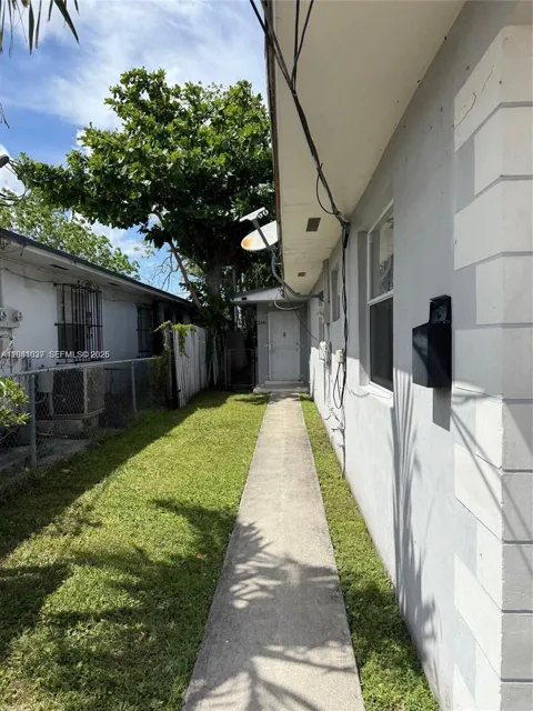 2339 NW 35th St - Efficiency #EFF