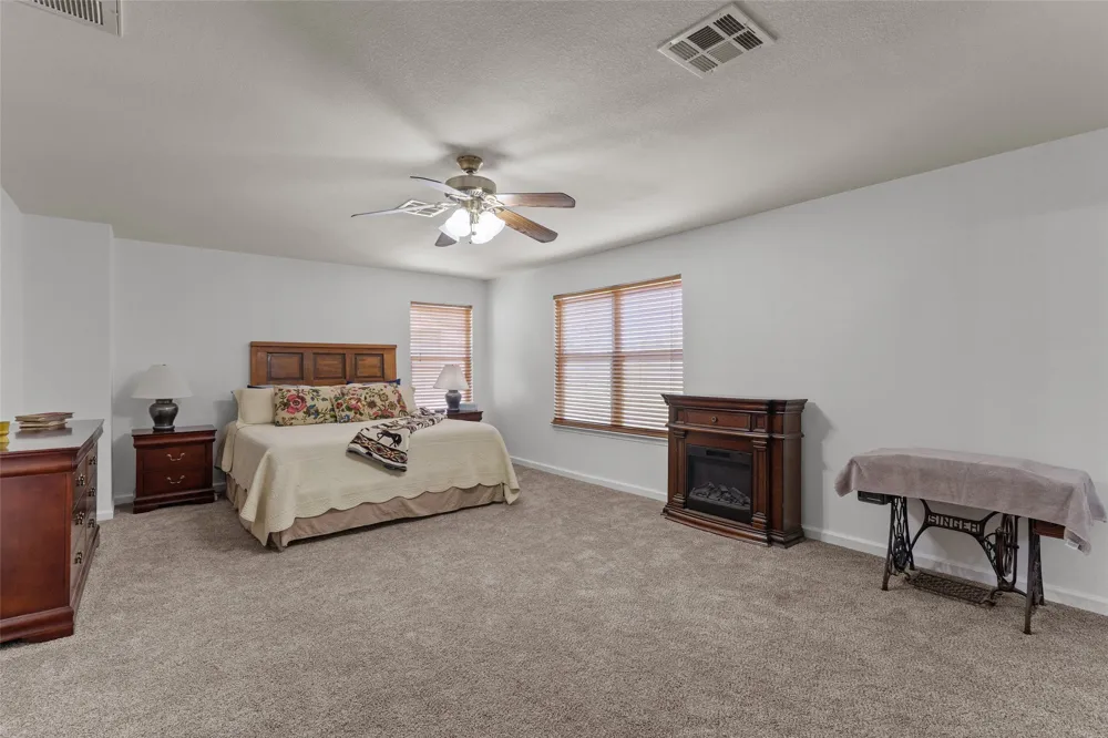 4010 Kings Canyon Drive Taylor, TX 76574
