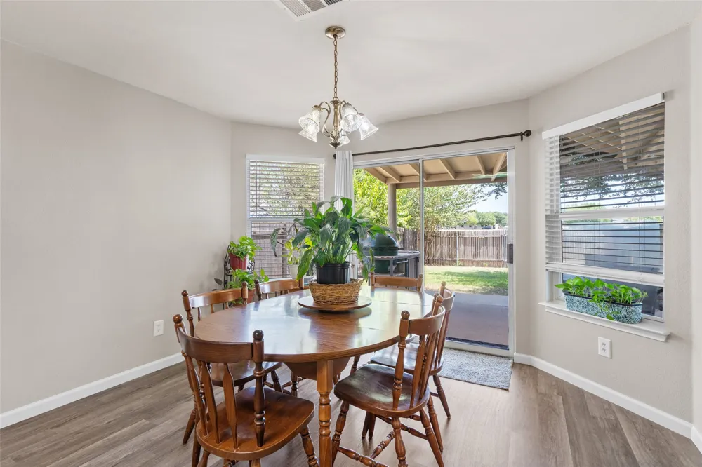 4010 Kings Canyon Drive Taylor, TX 76574
