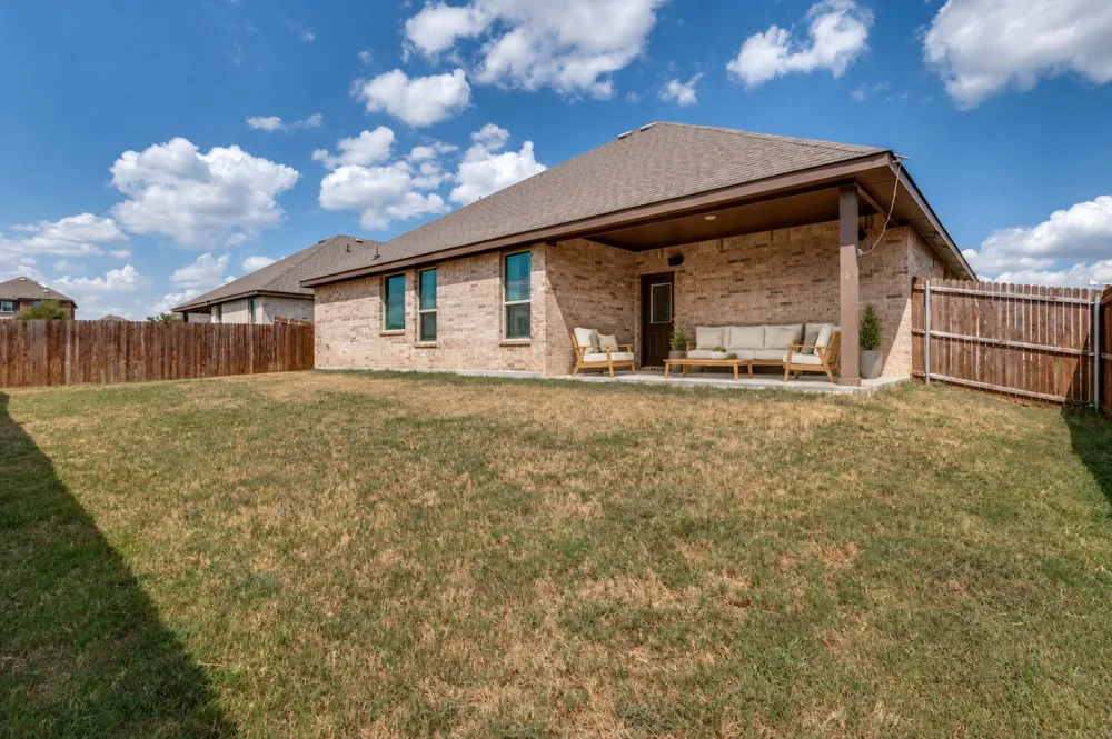 617 Mesquite Grove Road Midlothian, TX 76065