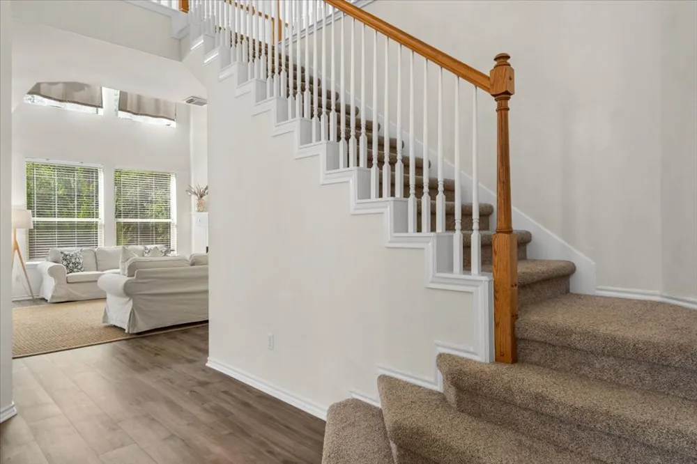 8024 Whitworth Lane Round Rock, TX 78681