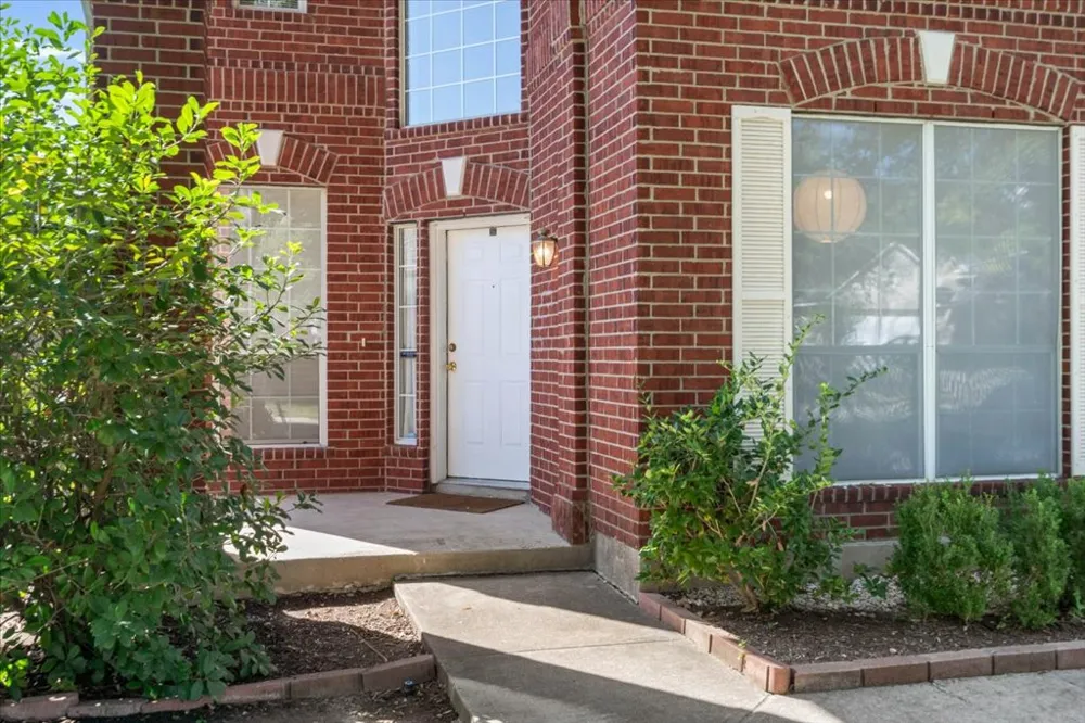 8024 Whitworth Lane Round Rock, TX 78681
