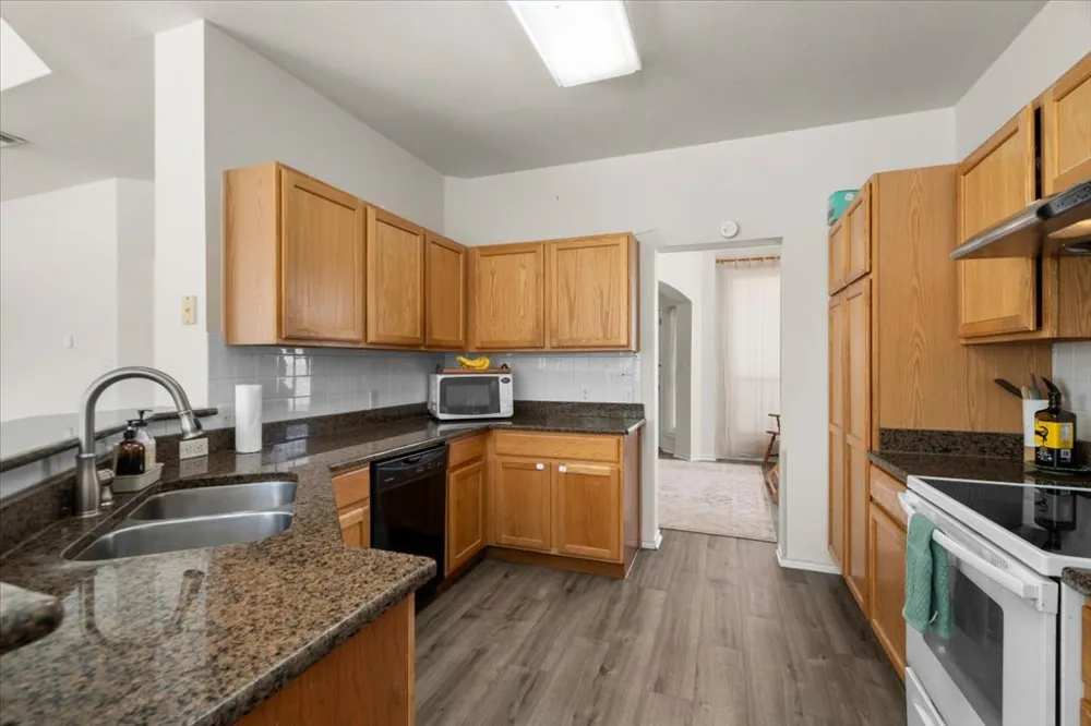 8024 Whitworth Lane Round Rock, TX 78681