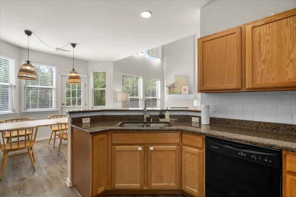 8024 Whitworth Lane Round Rock, TX 78681