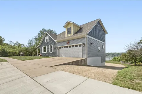209 3rd Street
