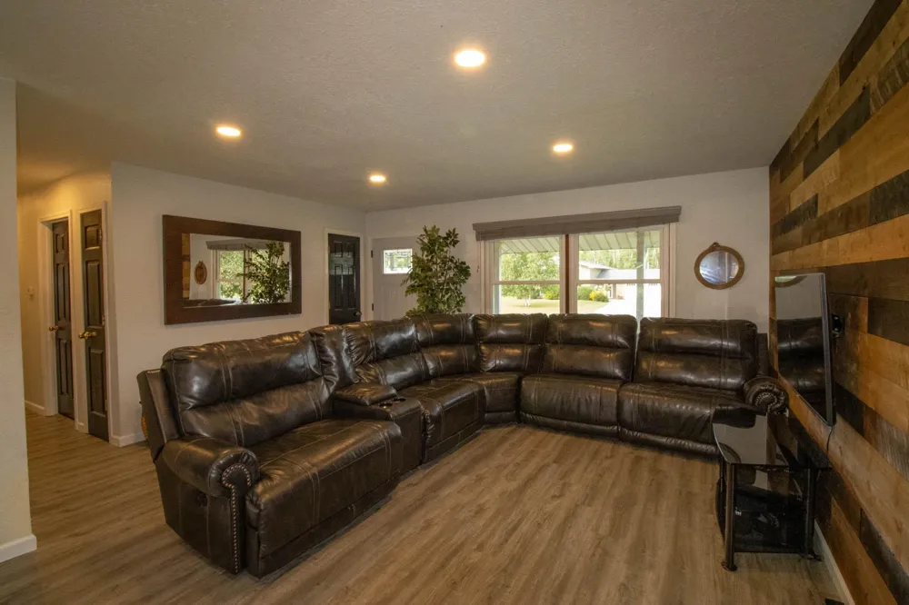 5432 Mineral Avenue Mountain Iron, MN 55768