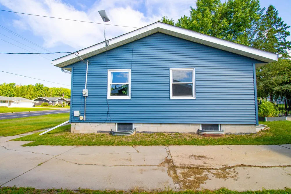 5432 Mineral Avenue Mountain Iron, MN 55768
