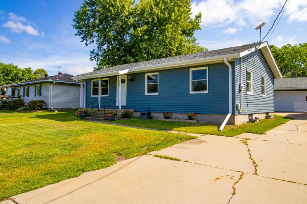 5432 Mineral Avenue Mountain Iron, MN 55768