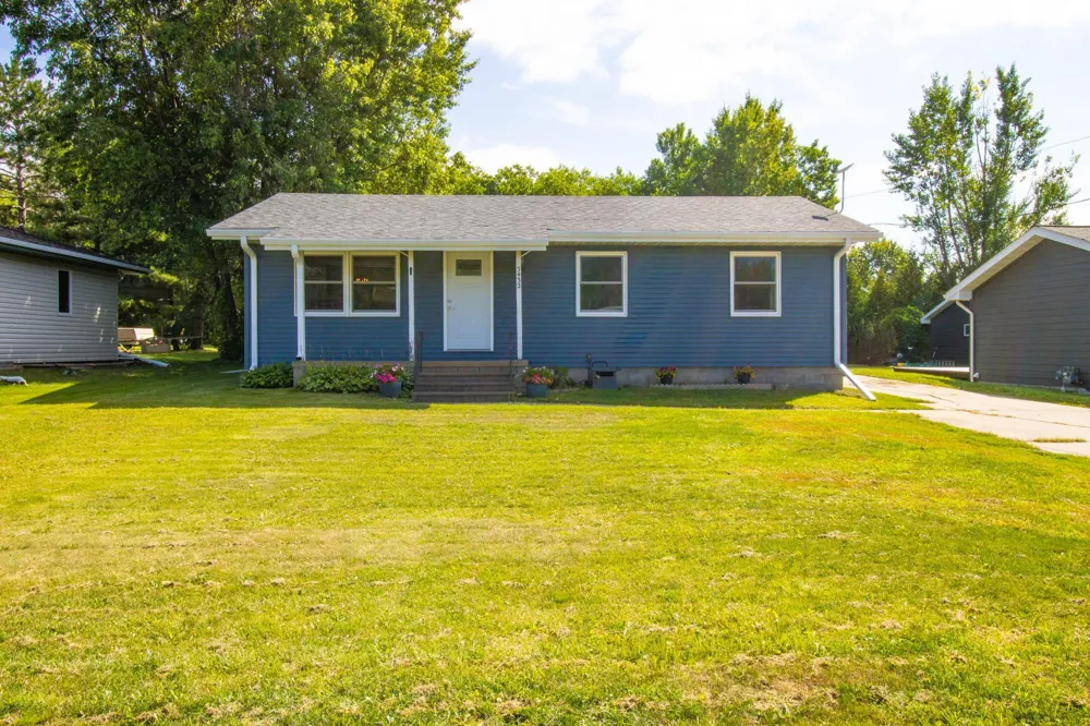 5432 Mineral Avenue Mountain Iron, MN 55768