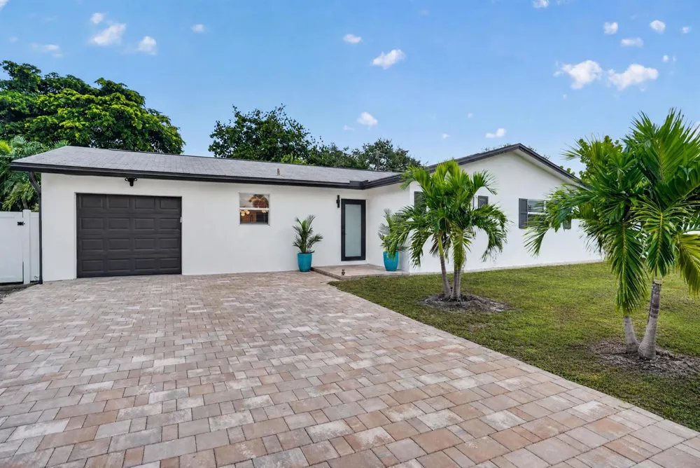 2521 Jaeger Drive Delray Beach, FL 33444