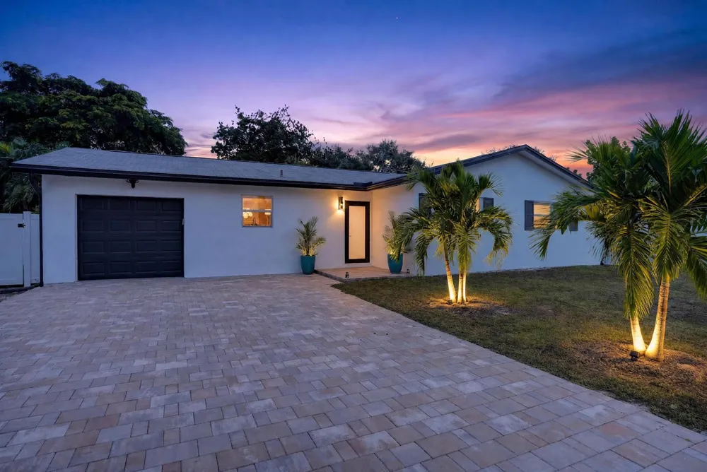 2521 Jaeger Drive Delray Beach, FL 33444