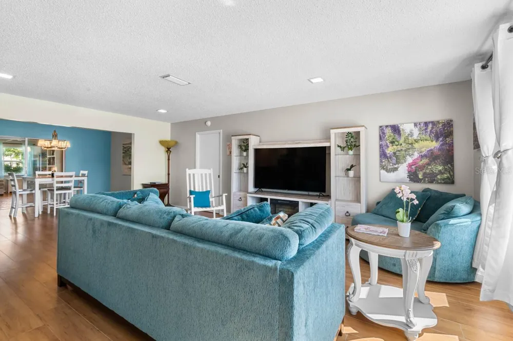 234 AMESBURY CIRCLE Sun City Center, FL 33573