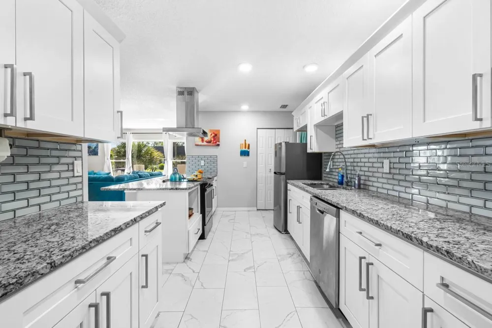 234 AMESBURY CIRCLE Sun City Center, FL 33573
