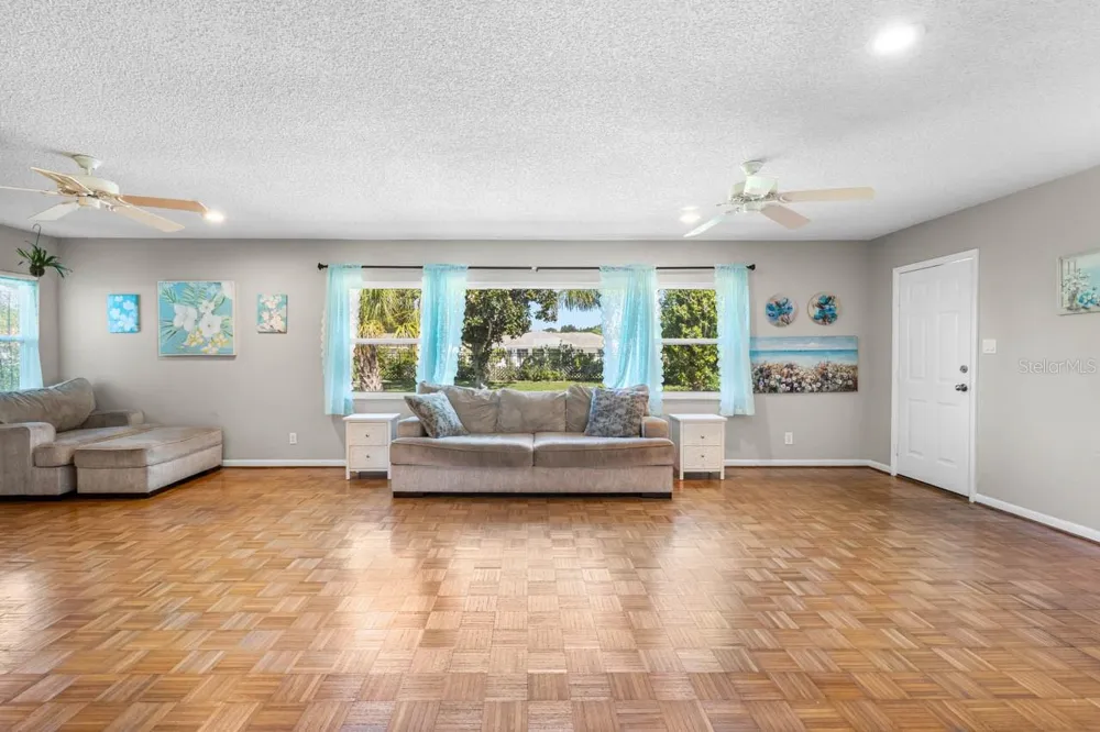 234 AMESBURY CIRCLE Sun City Center, FL 33573