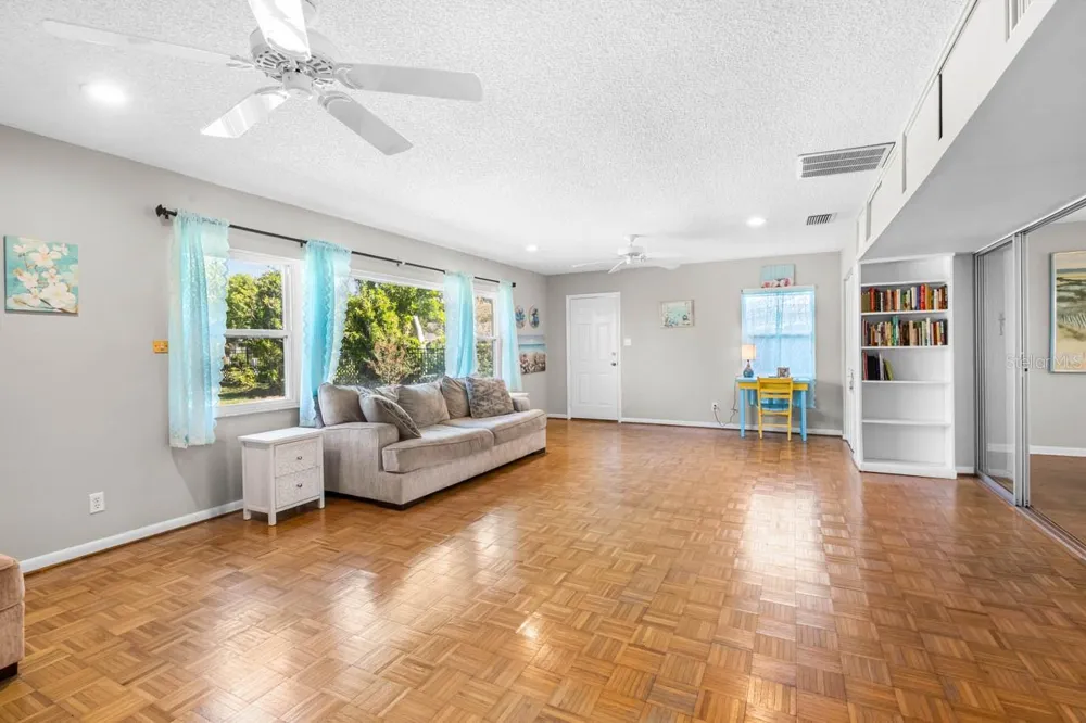 234 AMESBURY CIRCLE Sun City Center, FL 33573