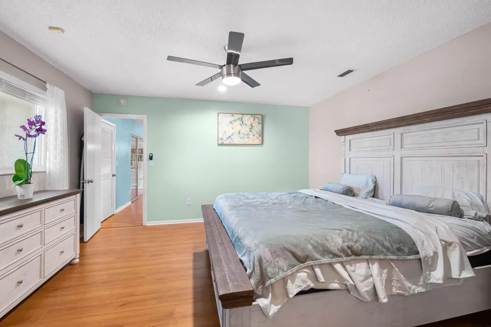 234 AMESBURY CIRCLE Sun City Center, FL 33573