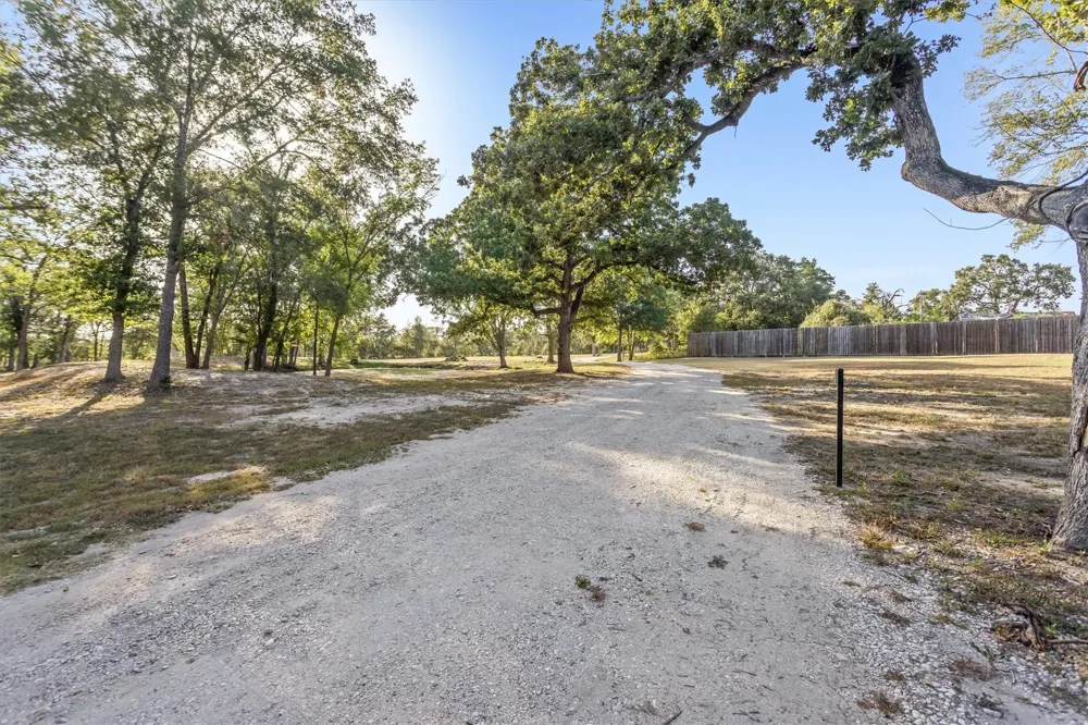 1121 Allen Road Brenham, TX 77833