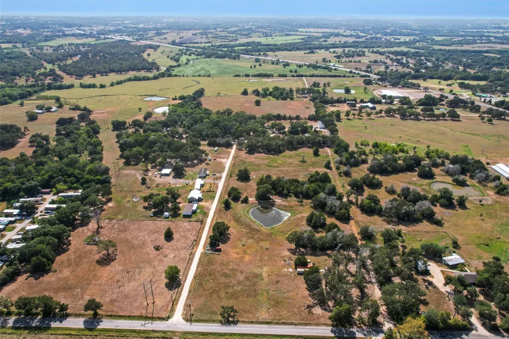 1121 Allen Road Brenham, TX 77833