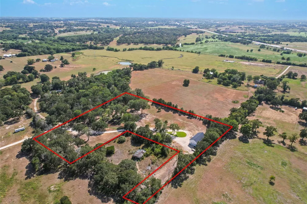 1121 Allen Road Brenham, TX 77833